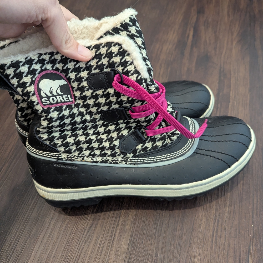 Sorel Women's Black and Pink Waterproof Winter Boots